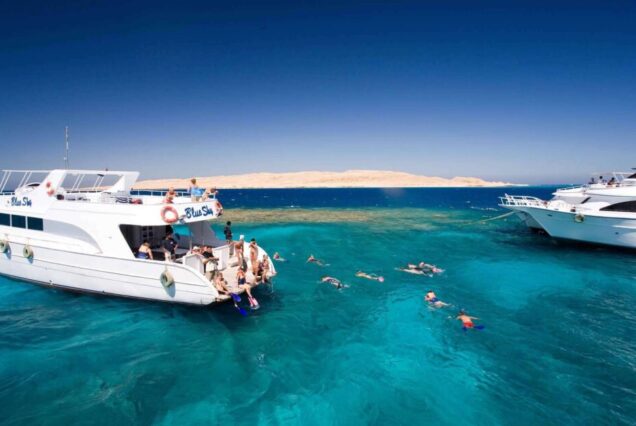 Rodzinna wycieczka z Sharm El Sheikh – snorkeling, plaża i relaks na White Island w Egipc