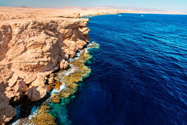 White Island Sharm El Sheikh – biała piaszczysta plaża, turkusowe laguny i rajskie widoki Morza Czerwonego.