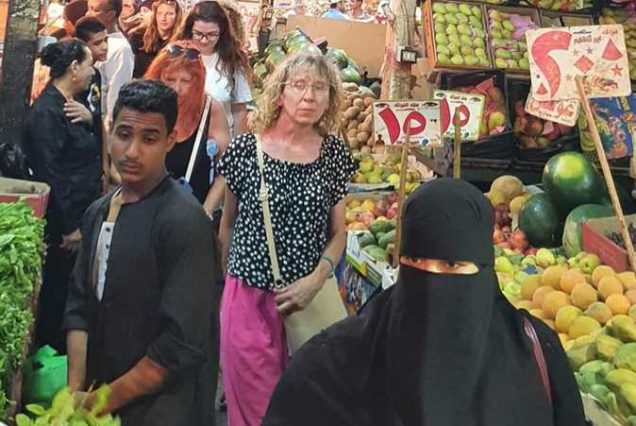 Ulice starej Hurghady – lokalna kultura, kolory i codzienne życie mieszkańców