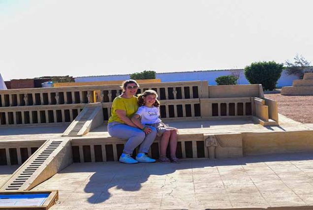Miniatura Świątyni w Karnaku i Abu Simbel w Mini Egypt Park Hurghada