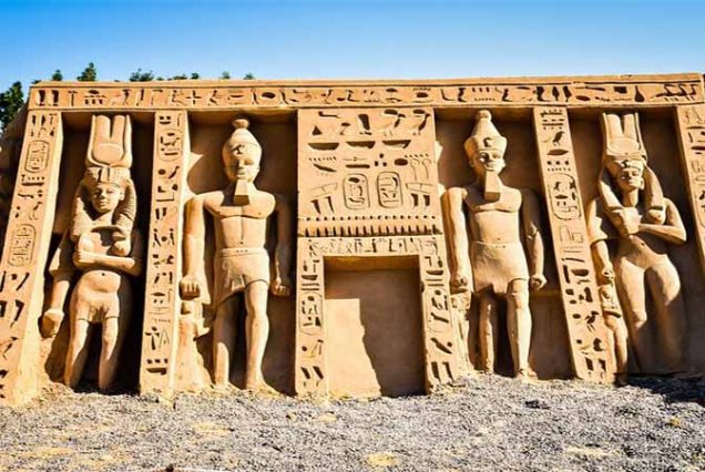 Family-friendly Hurghada excursion to Sand Museum with amazing sand art