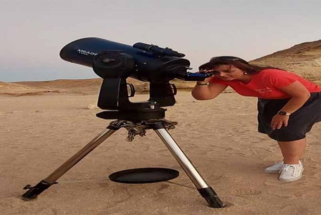 "Stargazing in Marsa Alam desert with professional astronomer, exploring stars, planets, and constellations"